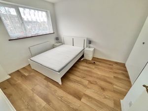 Bedroom- click for photo gallery
